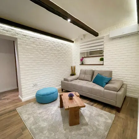 Colorway Apartment *